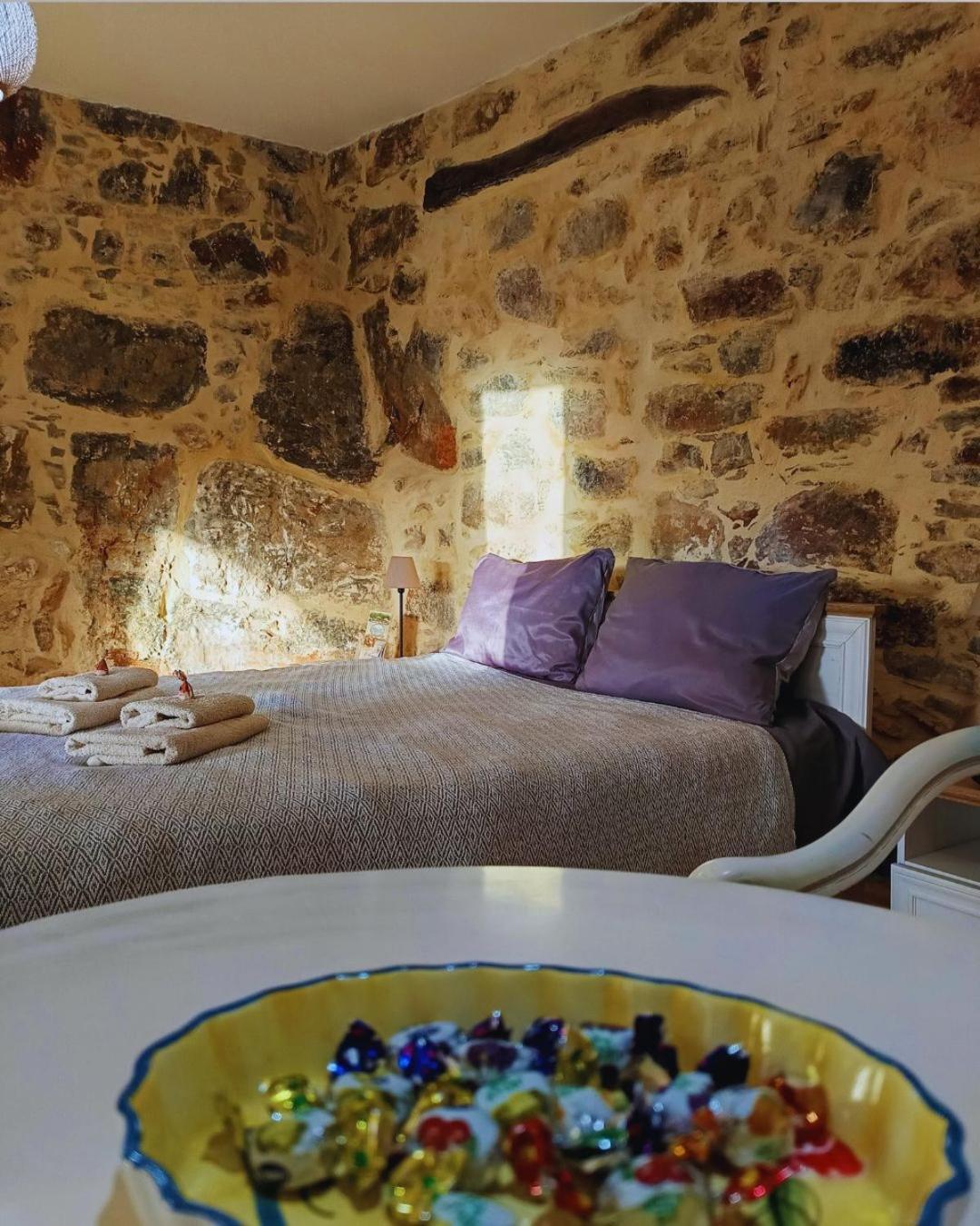 Roza Stone Studio & Suite Goniai Bagian luar foto